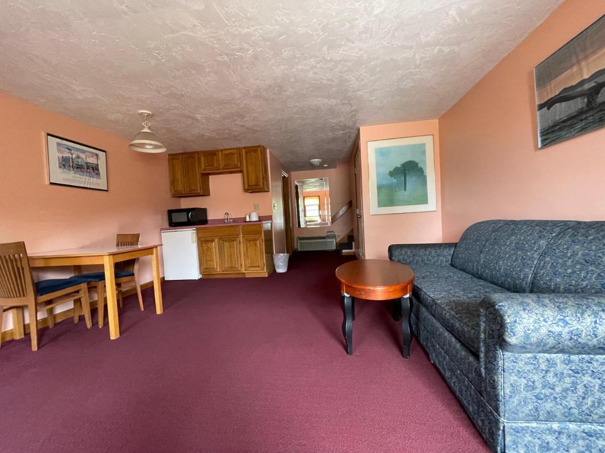 Brentwood Motor Motel 2*